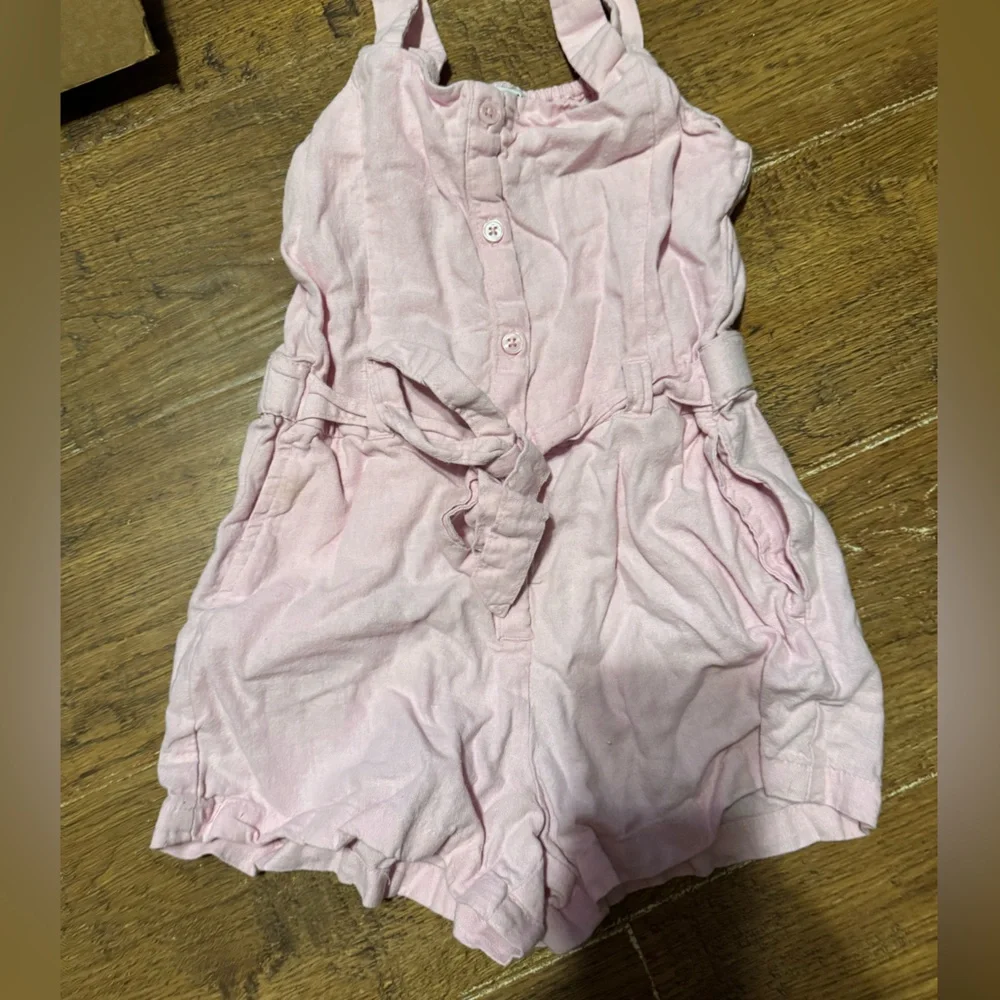 Girls Old Navy romper 8